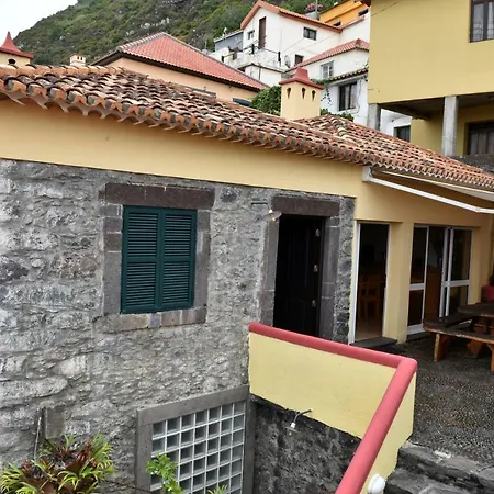 Casa Da Ladeira * Porto Moniz